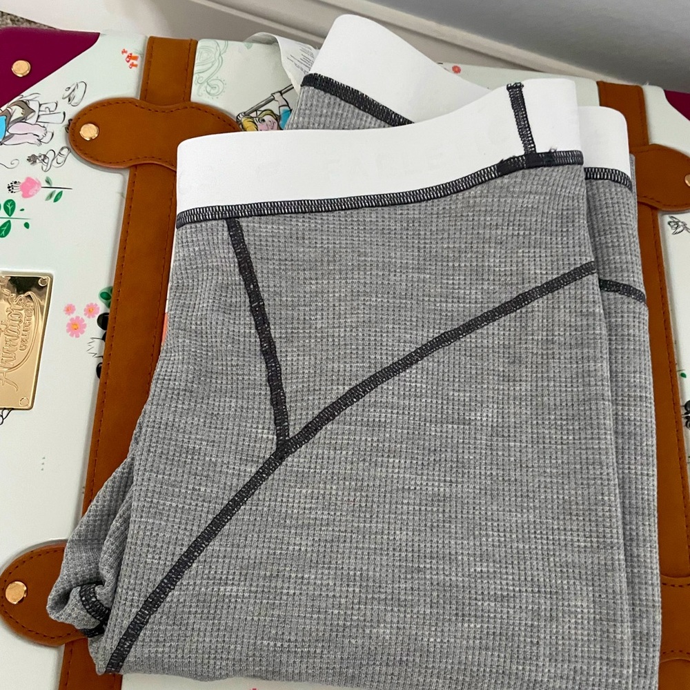 Fabletics gray waffle knit legging gray medium